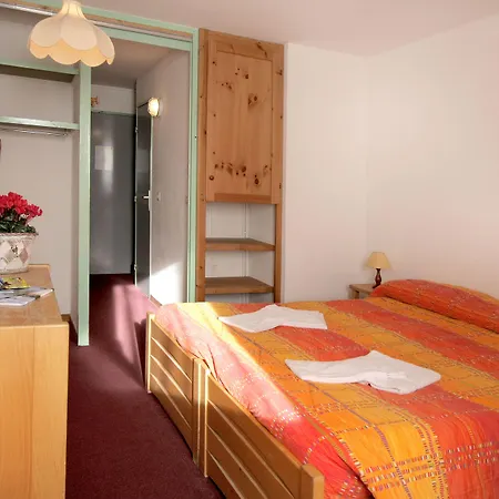 Hotel Jam Session 3*